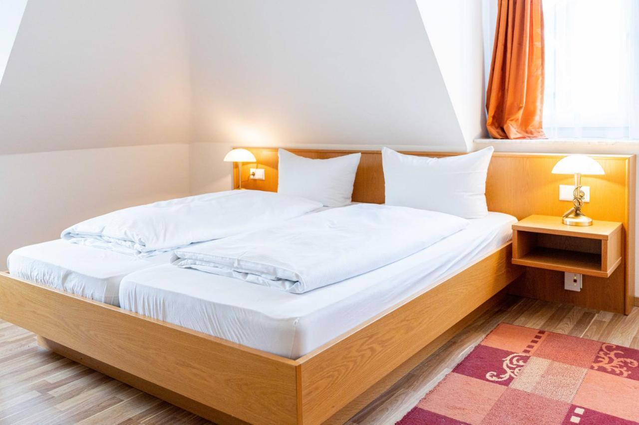 Hotel Am Roemerplatz Ουλμ Εξωτερικό φωτογραφία